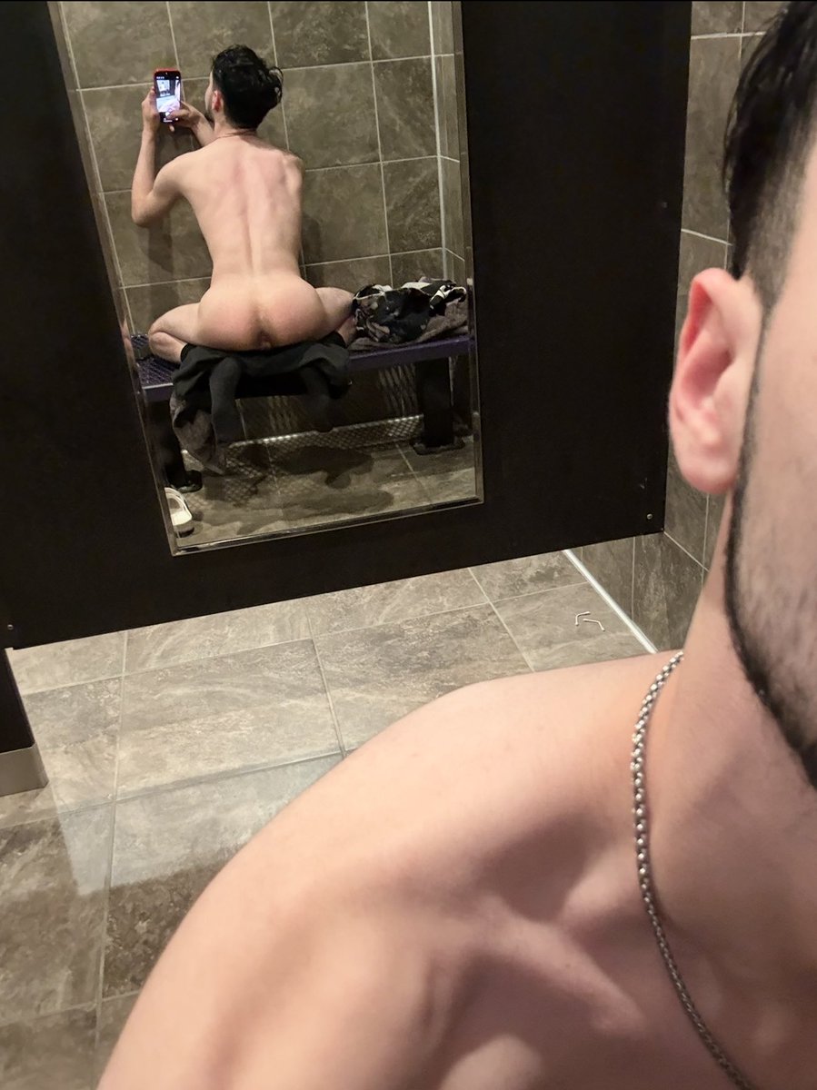 banned_0212's tweet photo. i need a cash pig so bad feeding my wallet 😂🫵 #mlm #gay #twinkpussy #twink #sugarpapi #sugardaddy https://t.co/NVAKfSWstL