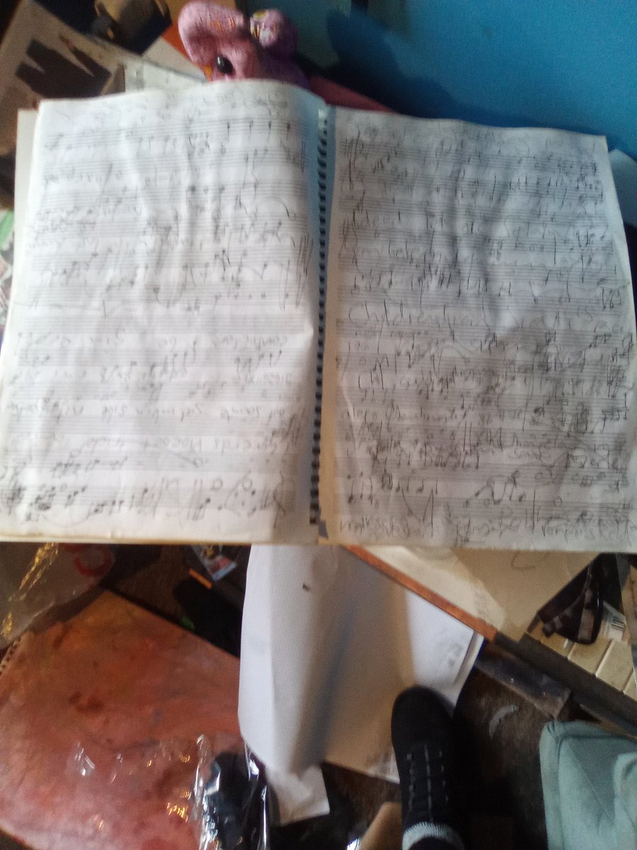 GaltonStep74221's tweet image. #Music #Loads #Off #Morse ##S @Banksy #Art look below ins soldiers @Rangers #SASSSy