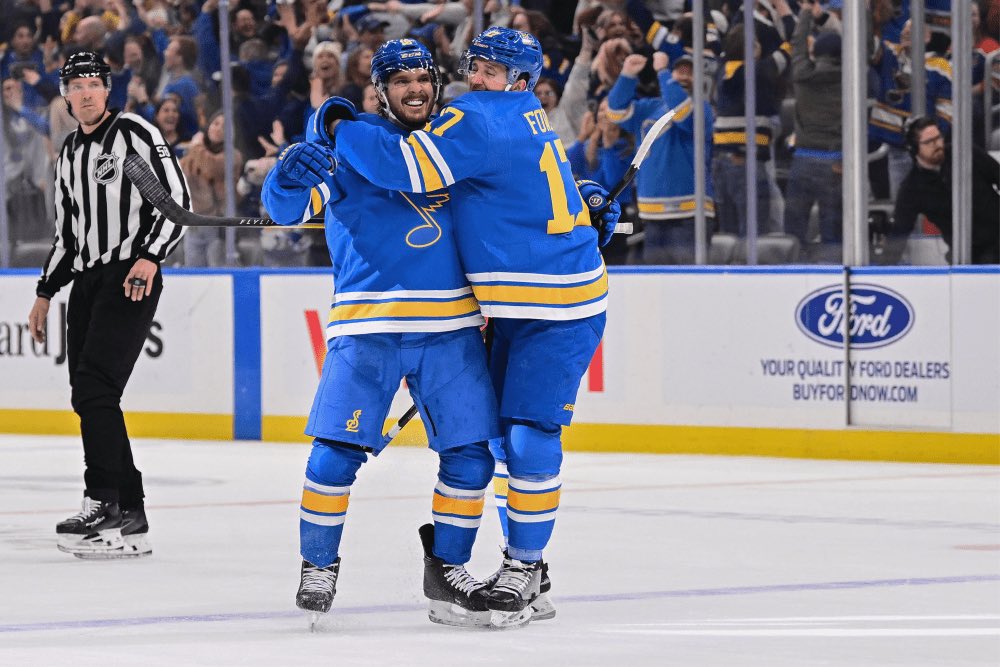 Blue Pucks 🏒🚨 tweet media