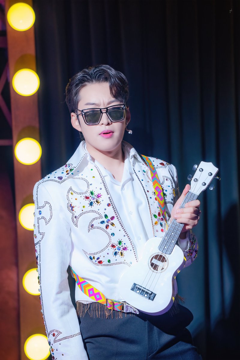 ๐๐๐ tweet media