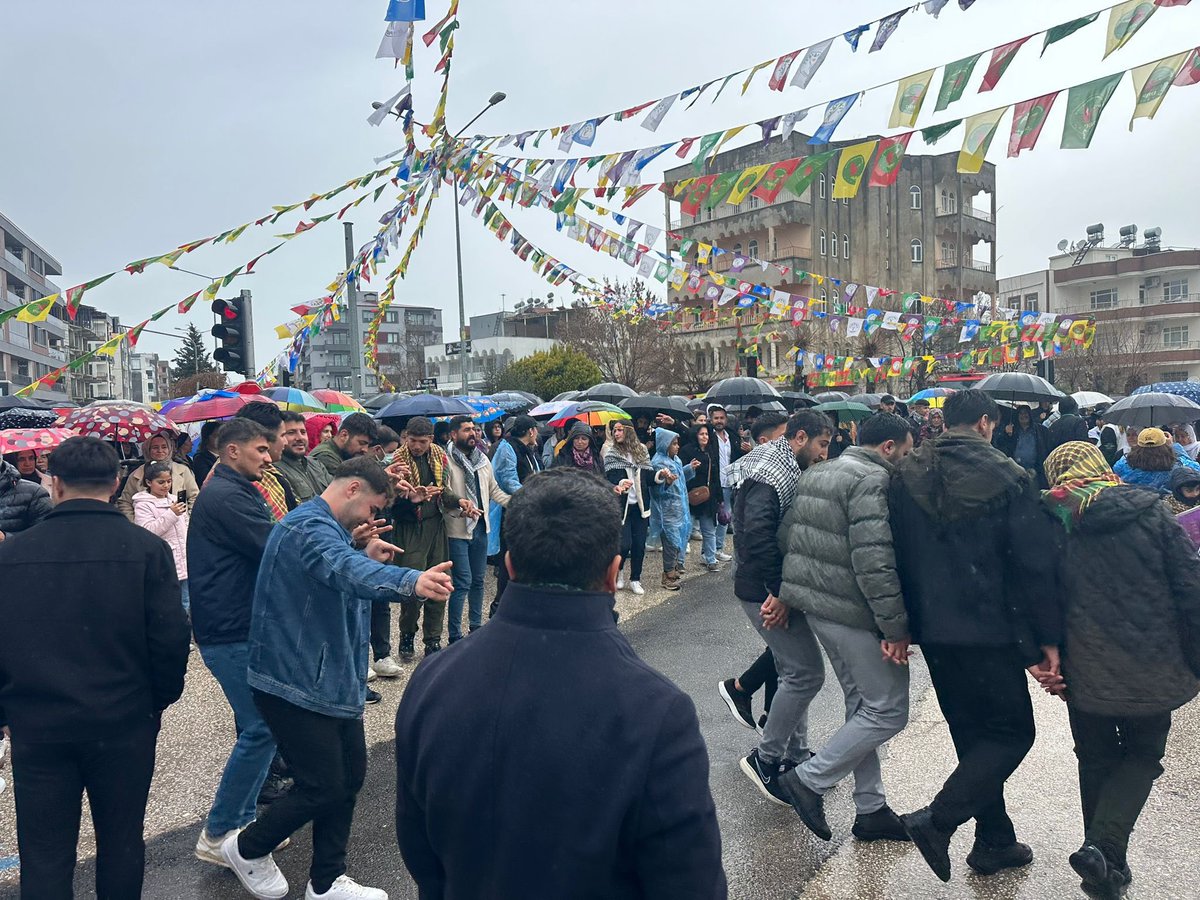 “Adıyaman’da Newroz Coşkusunda Halklarımızla Buluştuk”

DEM PARTİ Adıyaman il örgütümüzle Newrozun coşkusunu halklarımızla birlikte yaşadık. Meydanı dolduran canların, dayanışma duygularıyla bir araya gelerek Newrozun özgürlük ateşini hep birlikte yaktık.

Newroz yalnızca bir