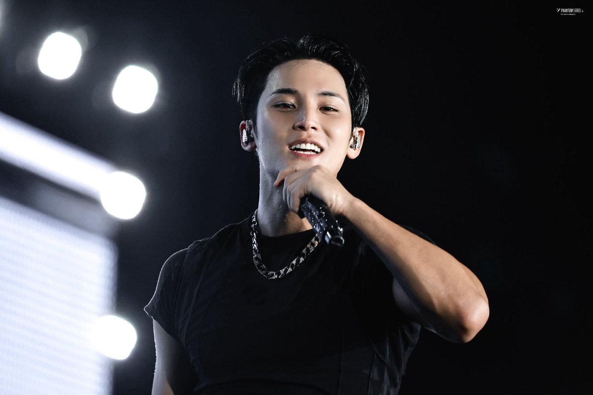 𝐏𝐡𝐚𝐧𝐭𝐨𝐦 𝟒𝟎𝟔 tweet media