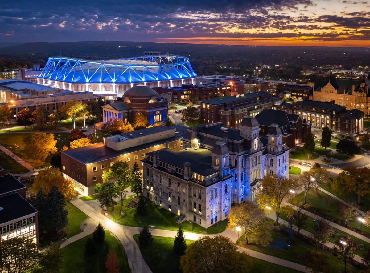 SUAlums's tweet photo. Happy 315 Day, Orange family! No matter the season, Syracuse is always home 🧡

Drop an 🍊 to celebrate! https://t.co/4ERdLkJ4iM