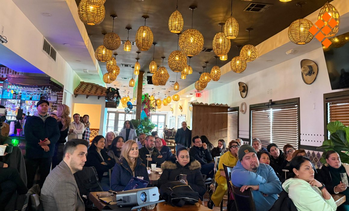 HispanoQ's tweet photo. #Negocios 🤝🏻 | 📸 Quadratín Hispano está presente en el lanzamiento oficial de Crowdy, una nueva aplicación móvil diseñada como un directorio digital dinámico para conectar a pequeños negocios con turistas y locales durante el Mundial 2026.
#Crowdy #Mundial2026 #App #Tecnología #QuadratínHispano