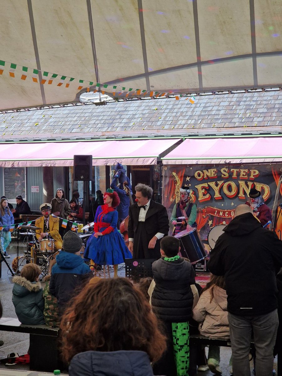 LimerickStPats's tweet photo. Did you catch the show? ☘️

#LimerickStPatsFestival https://t.co/IQFeuMB92g