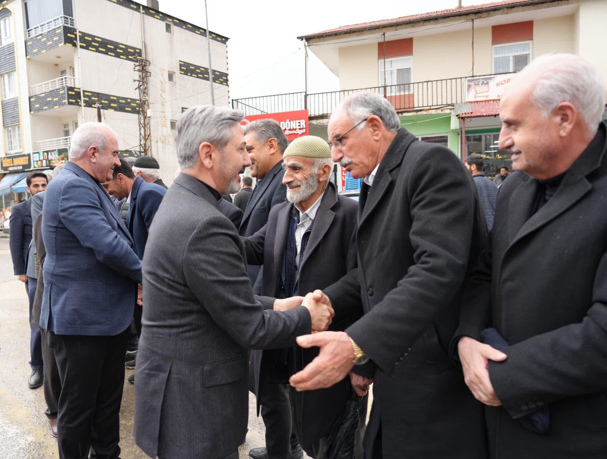 AhmetAYDIN_02's tweet photo. AK Parti Sincik İlçe Başkanlığımızı ziyaret ederek teşkilatımızın kıymetli mensuplarıyla bir araya geldik. Birlik, kardeşlik ve dava bilinciyle yürüttüğümüz bu kutlu yolculukta teşkilatlarımızın gayreti bizlere güç veriyor.

Samimi ev sahipliği ve nazik misafirperverliği için AK Parti Sincik İlçe Başkanımız Sn. Fikret Öksüz’e ve teşkilatımızın değerli mensuplarına teşekkür ediyorum.