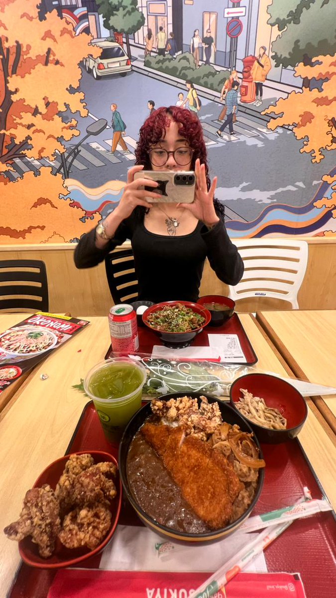 mocktaill's tweet photo. Saya bahagia. Dan saya sangat mencintainya. Ketika saya memilih restoran dengan harga yang sangat mahal dan tidak masuk akal dia justru mengajak saya pergi ke restoran dengan harga terjangkau. Saya tidak akan bangkrut jika saya menikahi wanita ini.❤️ https://t.co/5H0wtiTzIq