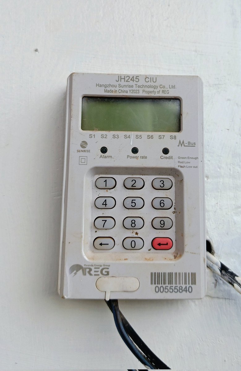 Mwiriwe neza <a href="/reg_rwanda/">Rwanda Energy Group</a>,
Compteur yazimye ariko dukomeza kugira umuriro. Icyo bivuze, nushiramo ntitubasha kugura undi. Kindly assist.