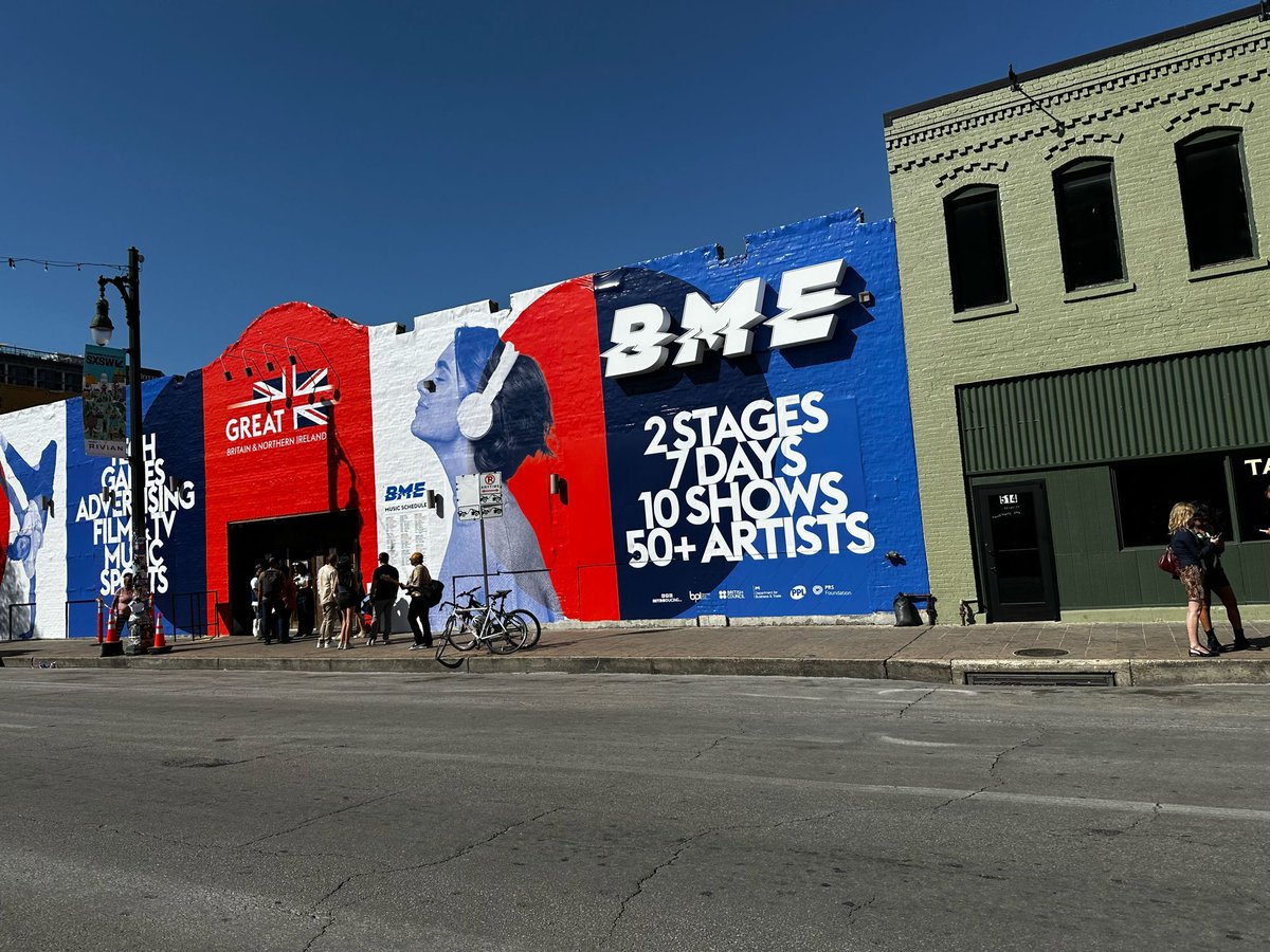 SXSWJapan's tweet photo. SXSW 2026 Day4☀️

会期が進むにつれ、街全体の熱量もかなり上がってきました。

SXSWは、セッション会場だけでなく、
偶然の出会いと横断的な文脈が面白いフェスです。

#SXSW2026 #Austin #SXSWJP https://t.co/P44EO47OCD