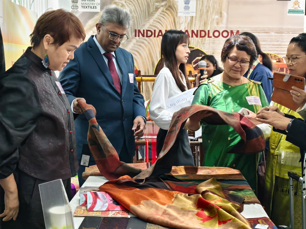 Ministry of Textiles tweet media