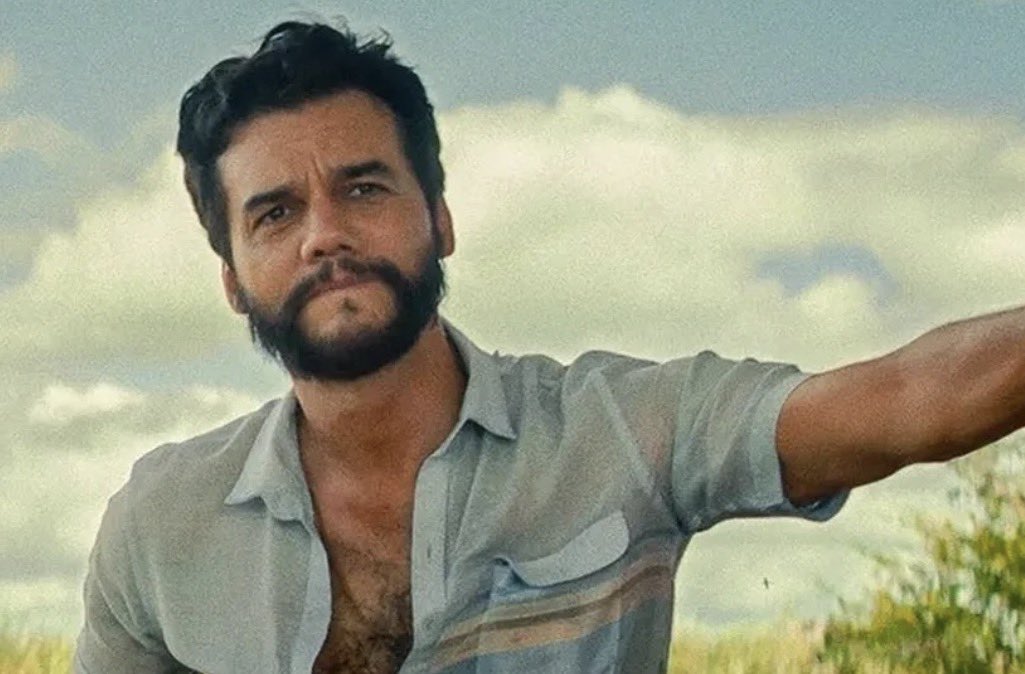 Brian Rowe tweet media