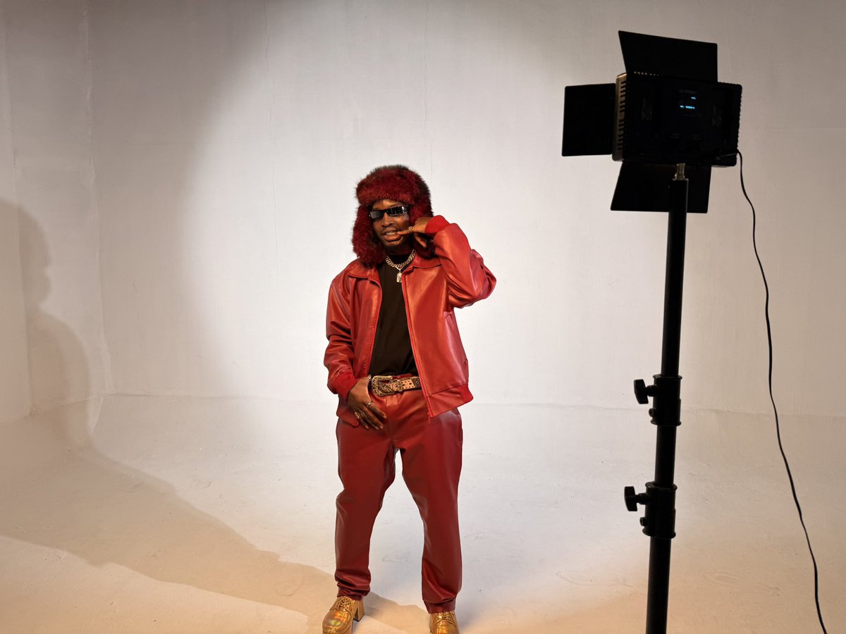 DAYGENIUS☀️ tweet media