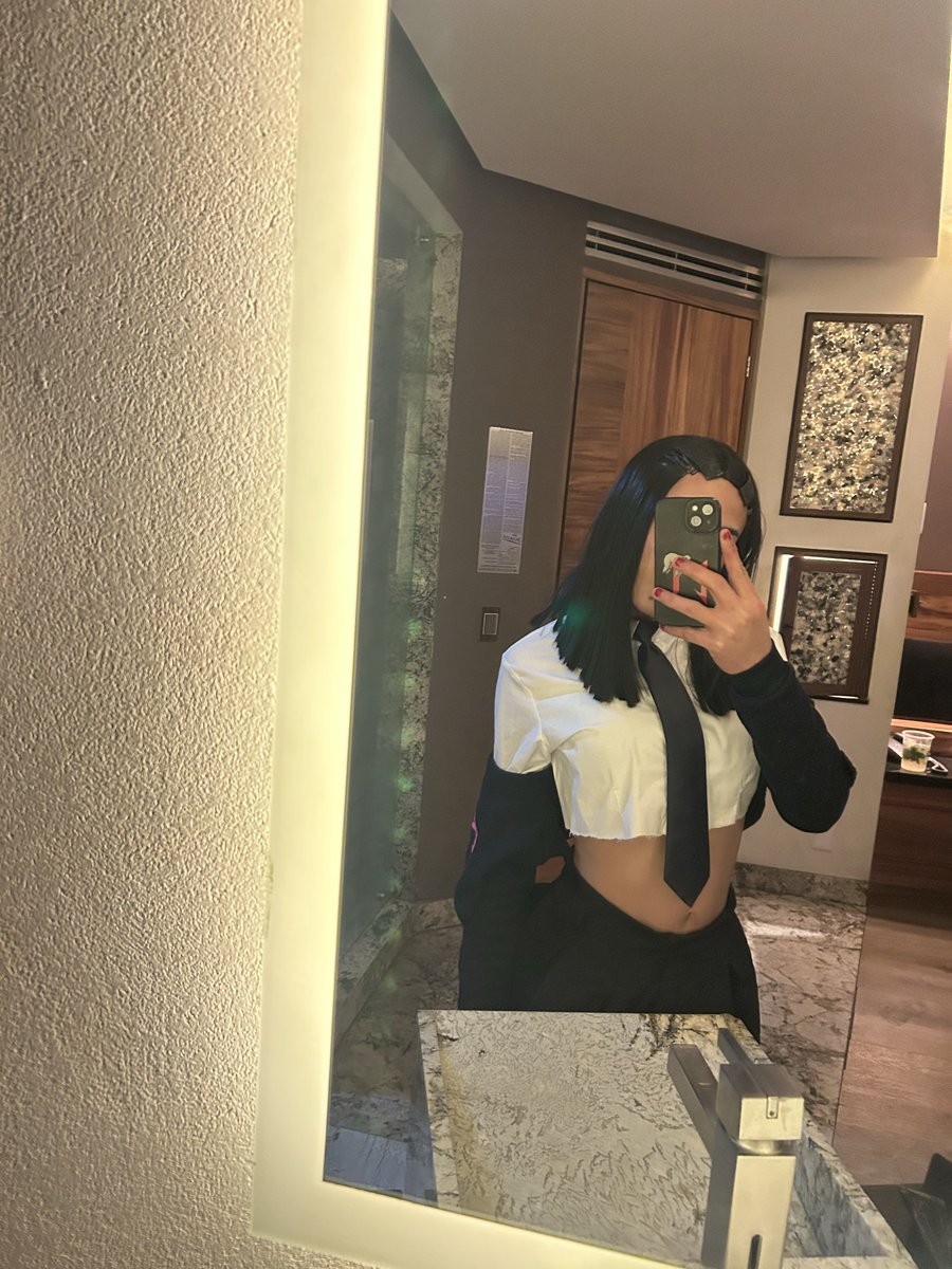 Queen_1one's tweet photo. Días 🥰por qué buena yo 🙈🔥 tu colegiala fav lista y súper hot para divertirse 🔥😈 besos lindo día 🥵🥵🥵#toluca #colegiala #flaquita #superhot https://t.co/a4pnzqiZ0m