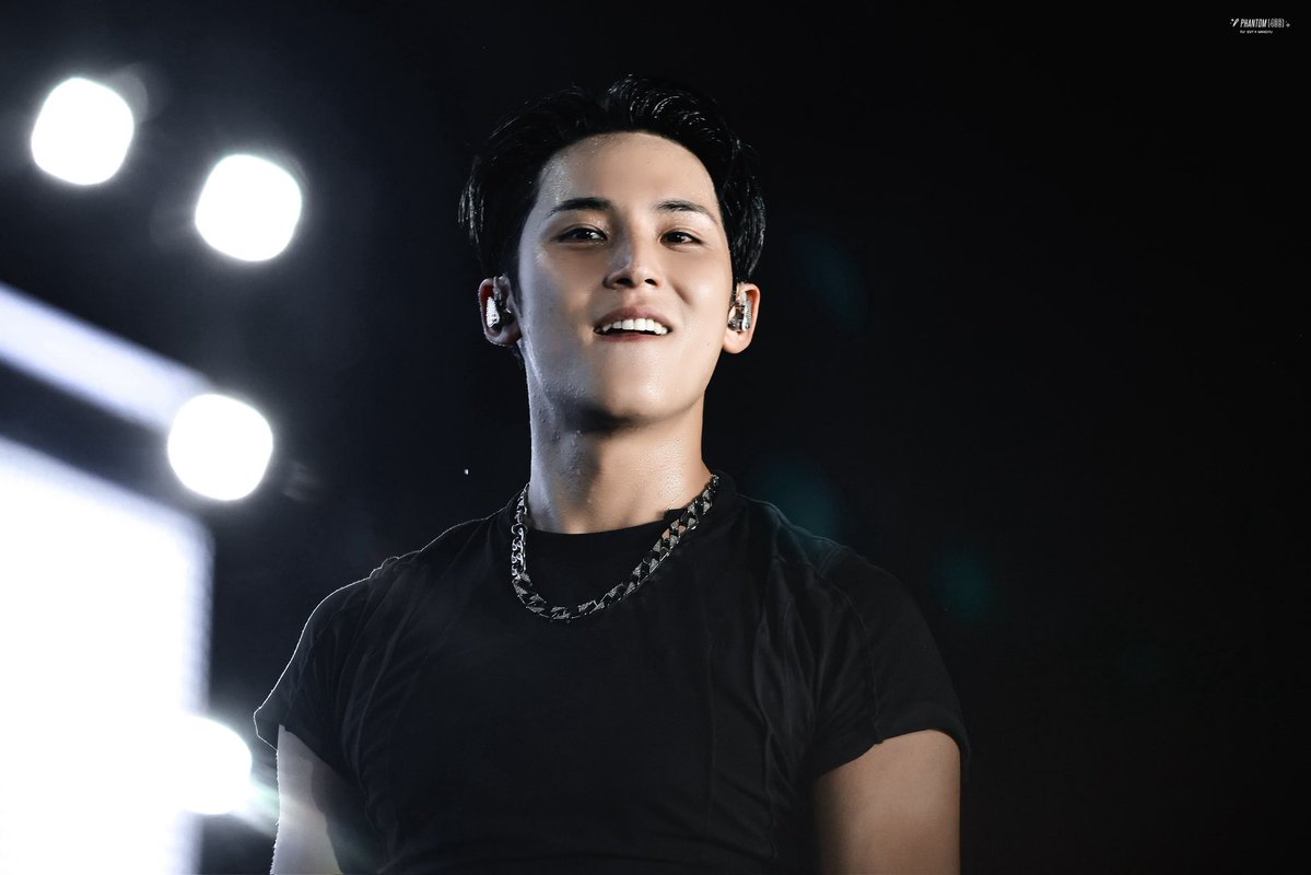 𝐏𝐡𝐚𝐧𝐭𝐨𝐦 𝟒𝟎𝟔 tweet media