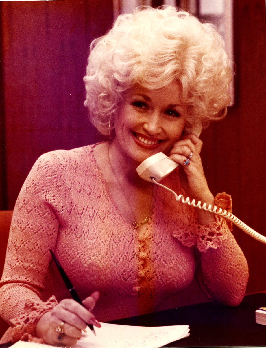 Dolly Parton tweet media