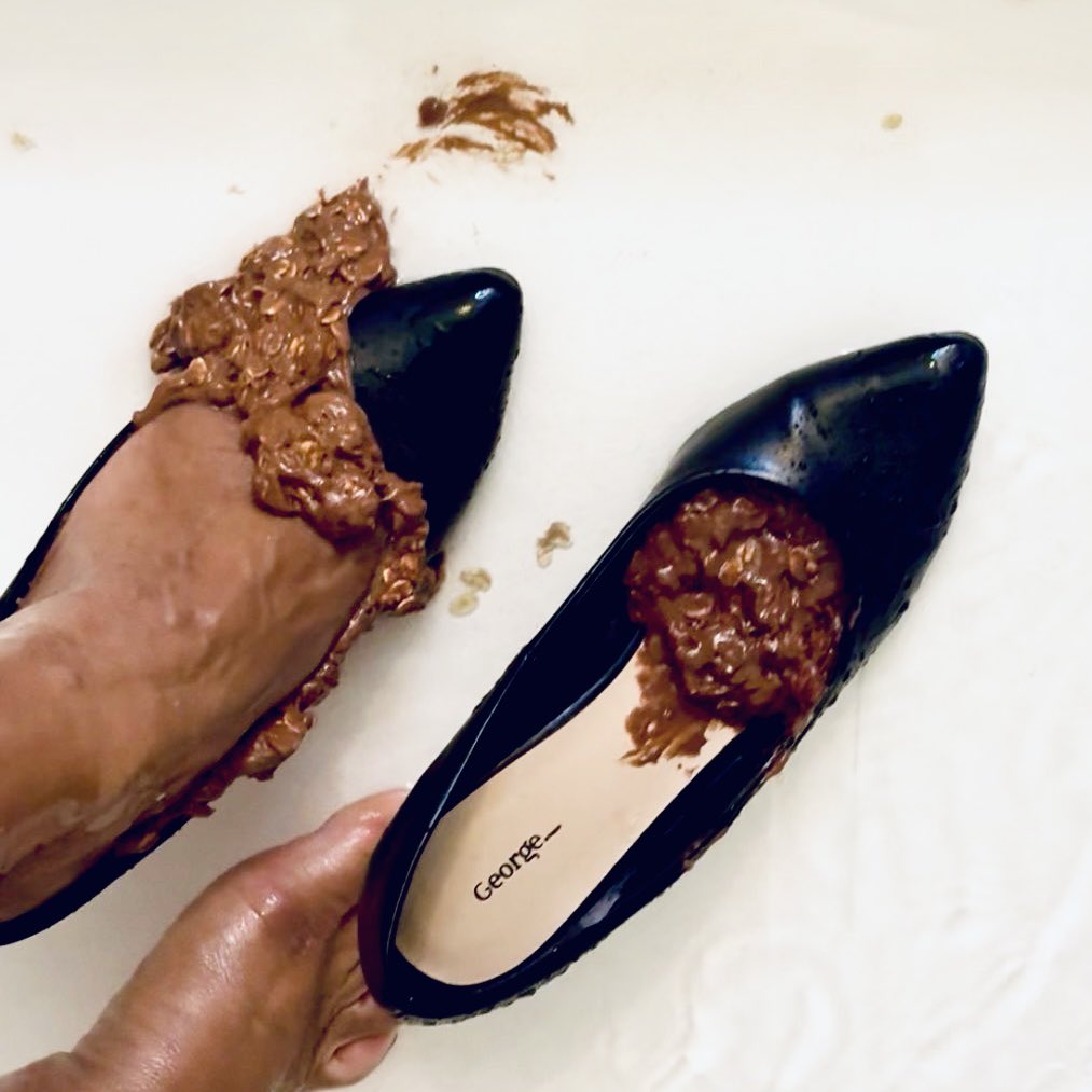 masalawammilf's tweet image. Chocolate cake batter &amp;amp; oatmeal! I wasn’t thinking because I know what this looks like now! 😳😅 Oops!!! 

#oopsmoment #wam #heelfetish #messyfetish #cakebatter #lookslikescat