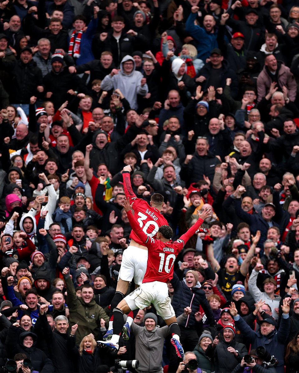 LAVISHSPORTSORG's tweet photo. Sesko and Cunha take for the air โ๏ธ
#MUNAST https://t.co/EDhOQQNbCG