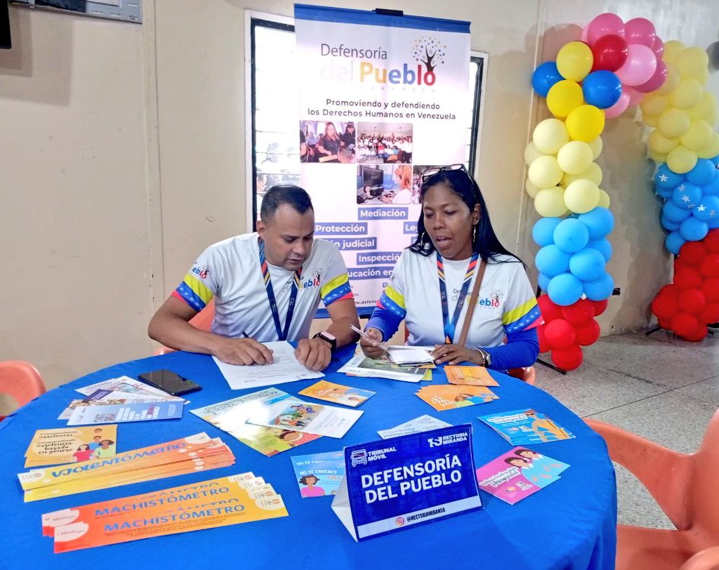 Por instrucciones del Defensor del Pueblo (E) el equipo defensorial de la subsede Guatire, participó en Jornada "Tribunal Móvil", realizada en el salón Che Guevara de Caucagua, municipio Acevedo; brindando atención y orientación en materia de Derechos Humanos.