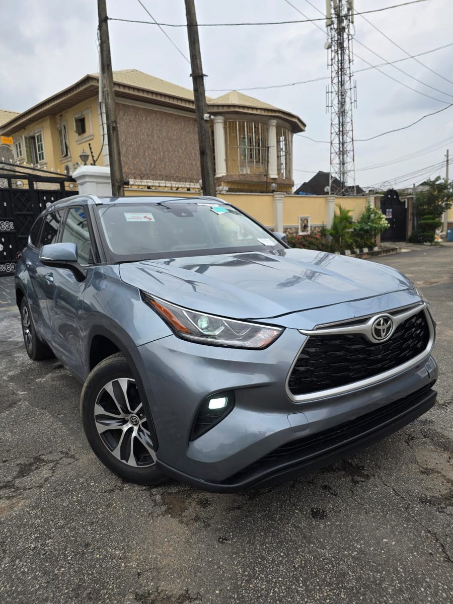 korede_dami's tweet photo. @XcessCars 2022 Toyota Highlander
 Trim: XLE 
SUV: Body
Color: Blue
Tokunbo
Very good mileage: below 40k (unadjusted) https://t.co/7Wf03qse0H