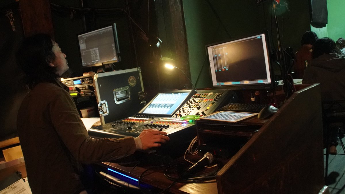 マルチカメラアングル組み立てにかかりました。毎度音声すごく良いです。かさごさんすごい