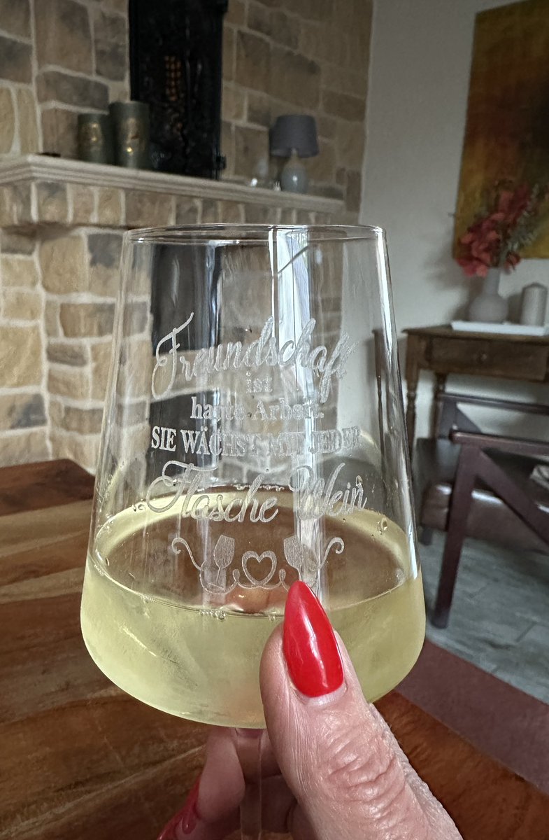 hedyundolaf tweet media