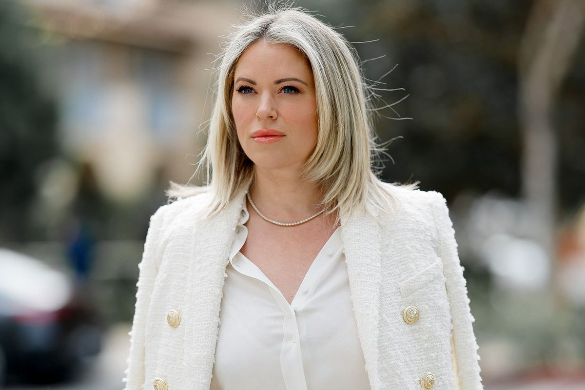 Shannon’s Spanx tweet media