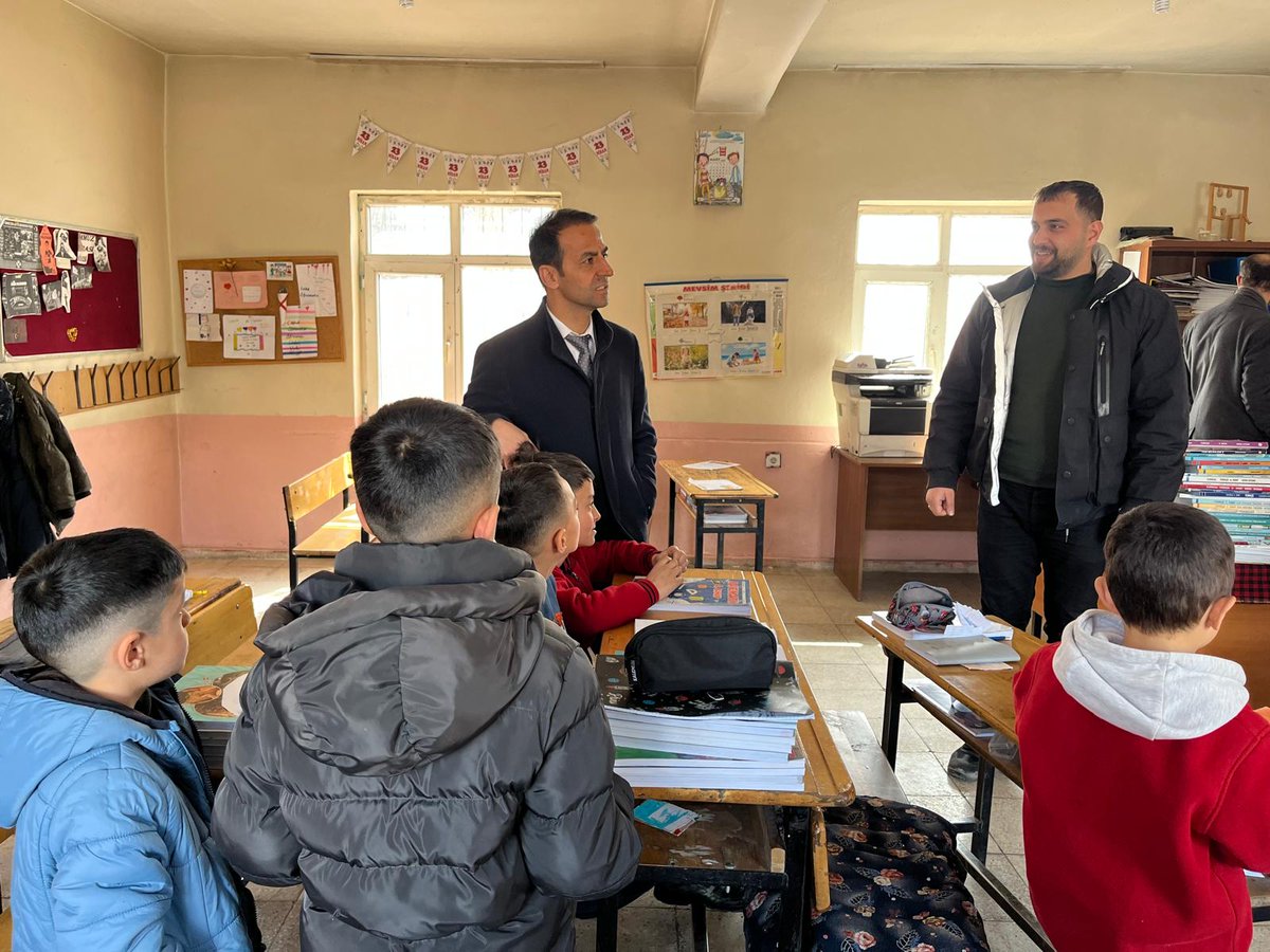 İlçe Milli Eğitim Müdürümüz Hamdi İnan'dan Tellikaya İlkokulu'na Ziyaret.
catak.meb.gov.tr/www/ilce-milli…
<a href="/tcmeb/">Millî Eğitim Bakanlığı</a> <a href="/Yusuf__Tekin/">Yusuf Tekin</a> <a href="/tcvanvaliligi/">T.C. Van Valiliği 🇹🇷</a>
<a href="/valiozanbalci75/">Ozan Balcı</a> <a href="/VanilMem/">Van İl Milli Eğitim Müdürlüğü</a> <a href="/bycandiroglu/">Bilal Hoca</a>
<a href="/CatakKaymakam/">T.C. Çatak Kaymakamlığı</a> <a href="/Hamdina09755996/">Hamdiinan</a>