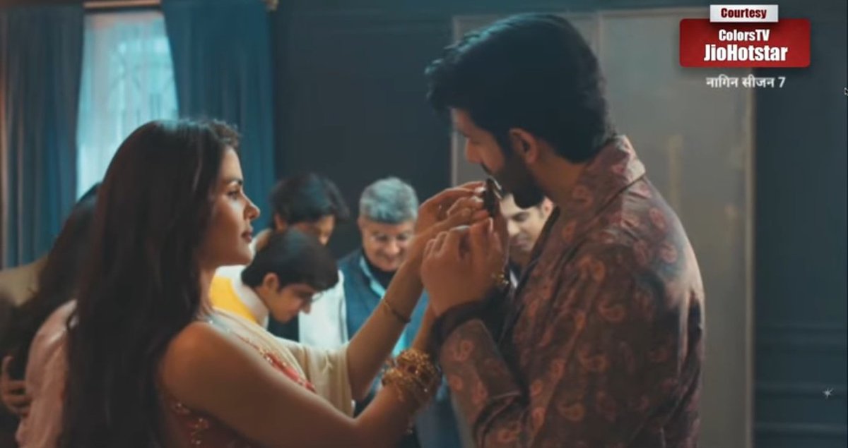 snowwpetall's tweet photo. Aryanta fed cake to each other and hugged🥹❤️ #Naagin7 #NamikPaul #PriyankaChaharChoudhary https://t.co/RranzSunQ1