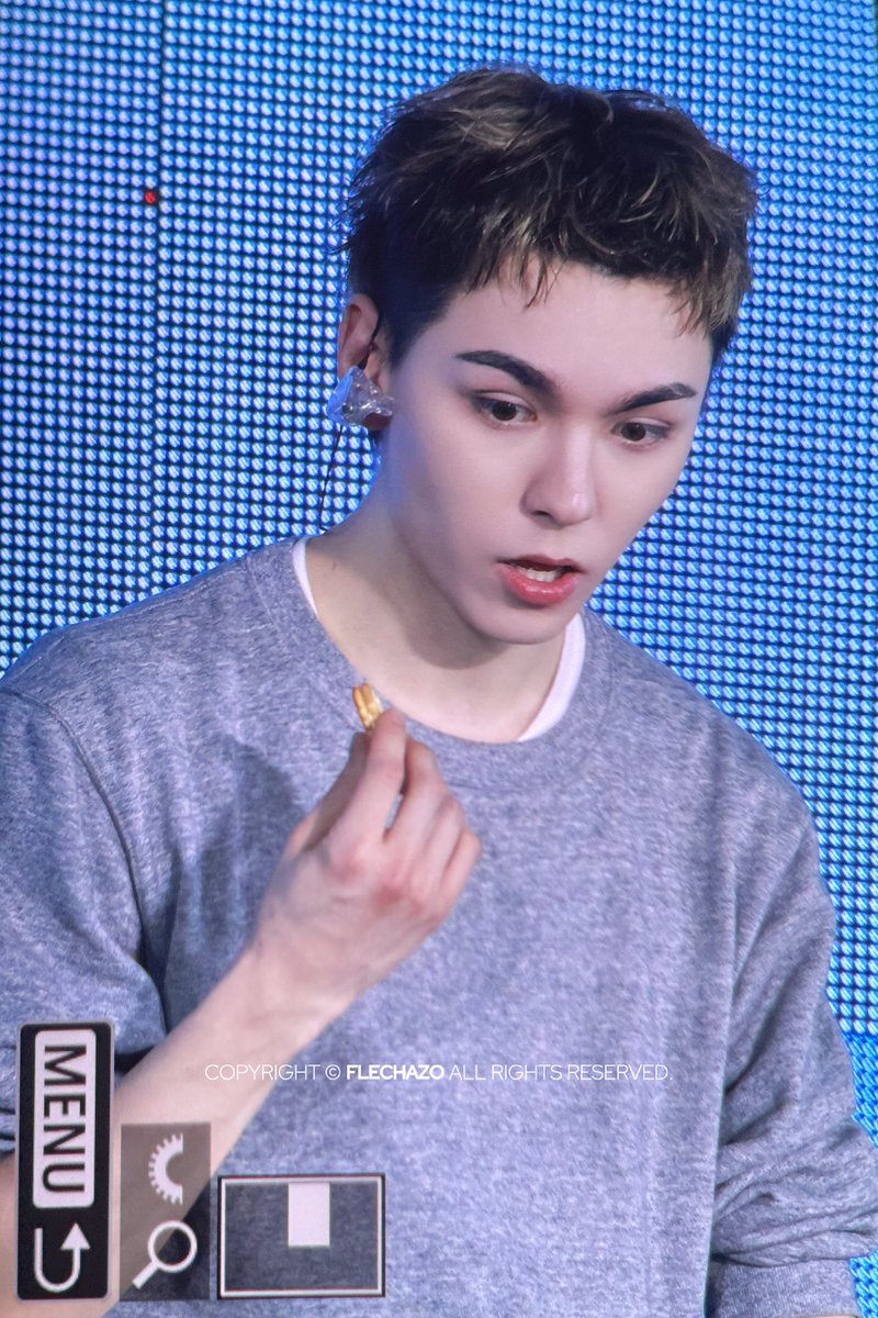 Flechazo✘0218 tweet media