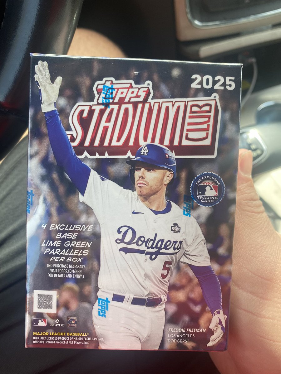 LtownCardz tweet media