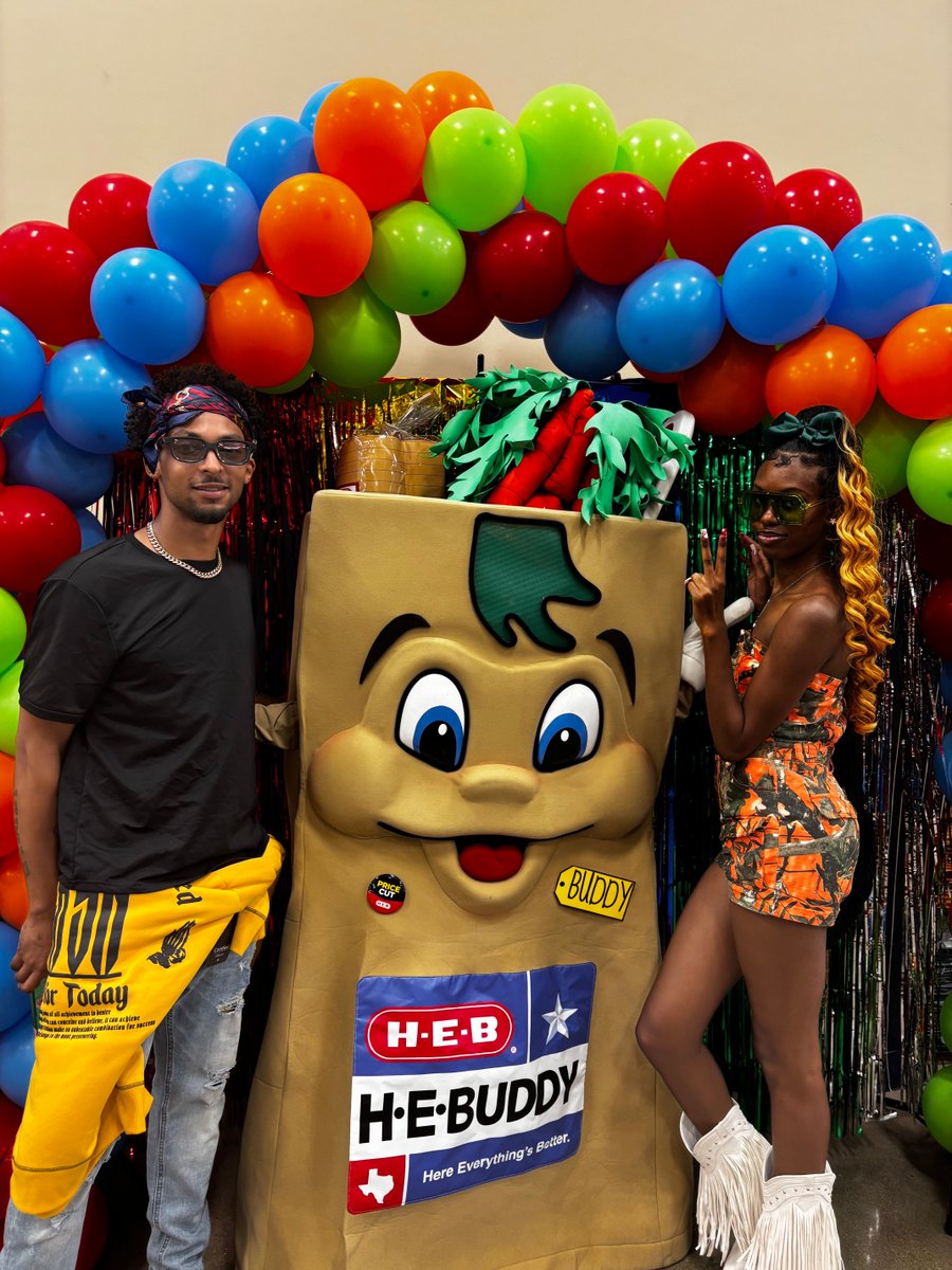 KikiMarieTV's tweet image. Helping the grocery stores in Texas! 

For The Community 🗣️

Austin, TX 🤠

#austin #texas #austintx #512 

youtube.com/live/8YpOgIGLX…