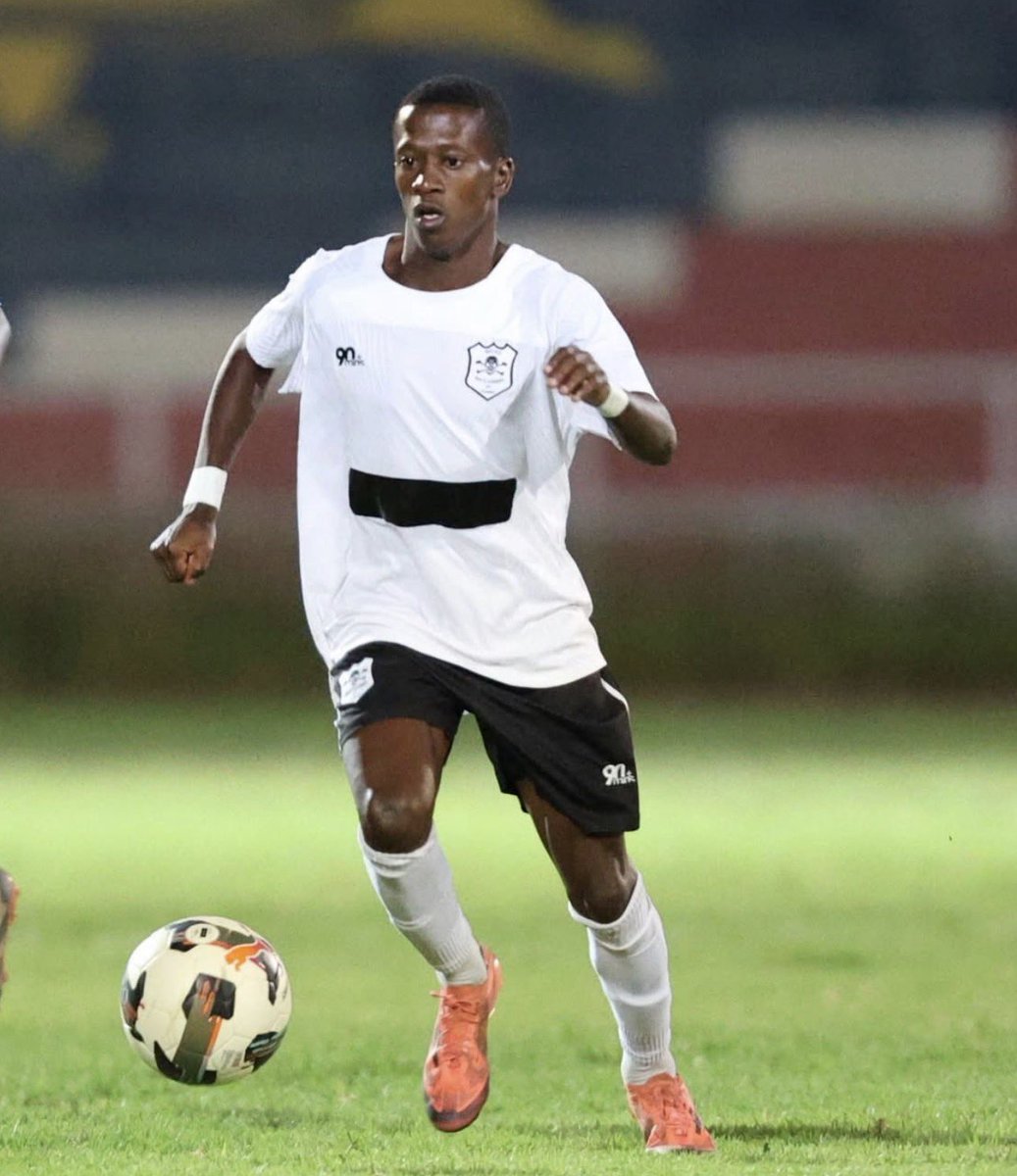 FootyNamibia's tweet photo. 🚨𝗙𝗨𝗟𝗟 𝗧𝗜𝗠𝗘: 

Bucks Buccaneers 1–0 Khomas Nampol FC

⚽️ Sphiwe Matlala

A huge win for Bucks Buccaneers FC, who collect 4 points from the weekend, while Khomas Nampol FC leave with zero points and are now on a 5-game losing streak.

#FootyNamibia #NPFL https://t.co/pW8NbWlmvC