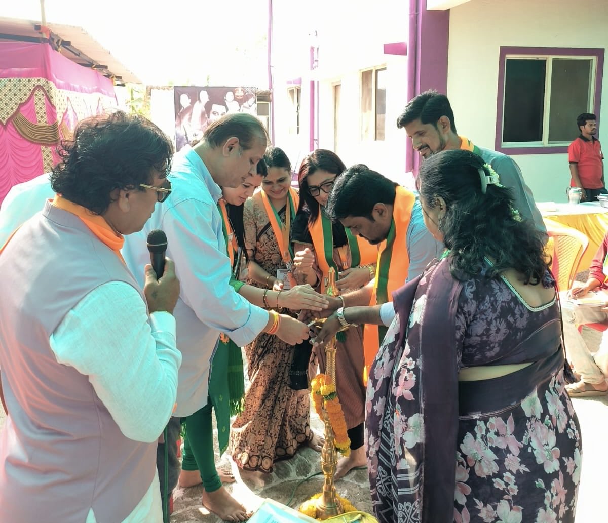 mihirkotecha's tweet photo. 14 मार्च रोजी बदलापूर येथे आयोजित घाटकोपर पश्चिम अभ्यास वर्ग – 2026  कार्यक्रमास उपस्थित राहून संघटन अधिक बळकट करण्यासाठी तसेच आगामी उपक्रमांच्या नियोजनाबाबत मार्गदर्शन केले.
@Dev_Fadnavis 
@RaviDadaChavan @AmeetSatam 
@BJP4India @BJP4Maharashtra @BJP4Mumbai 

#BJP #BJP4Maharashtra  #BJP4Mumbai #Mihir4NEMumbai