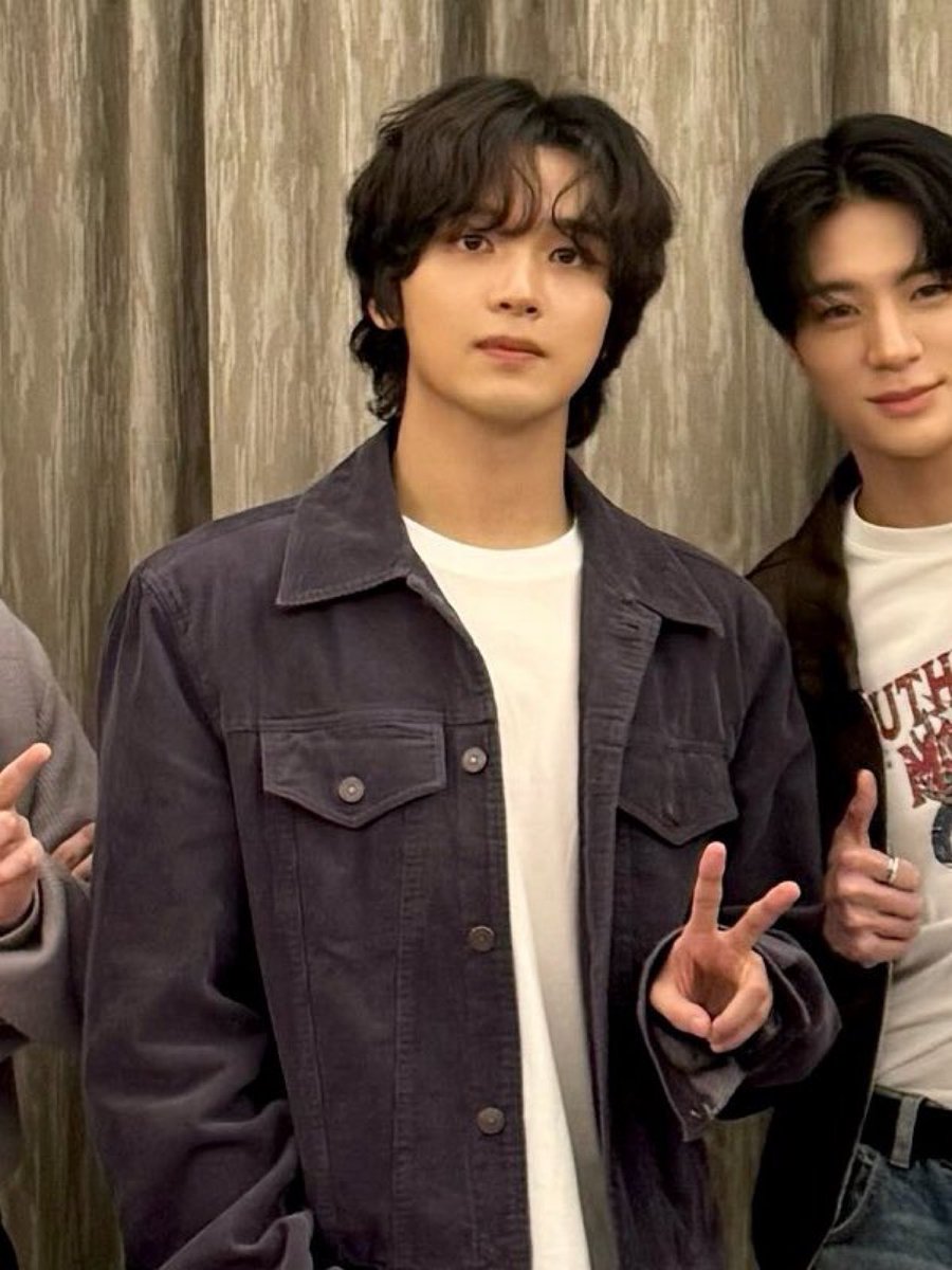 u guys are not talking enough about how good haechan has been looking these days..