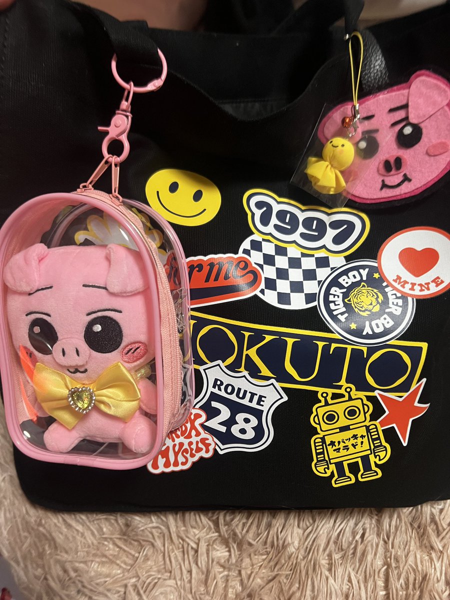 top_ai's tweet image. 北ちゃんにいっぱいホクブーつけてるね💕︎って言われた
緊張しすぎてあんま記憶ない
アウターはしょへにほめられたよ
久しぶりのイベントで嬉しかったな♡

#ランペと遊ぼう～春の大感謝祭～
 #THERAMPAGE 
 #吉野北人  #岩谷翔吾  #与那嶺瑠唯  #神谷健太  #浦川翔平 
 #幸せな時間をありがとう