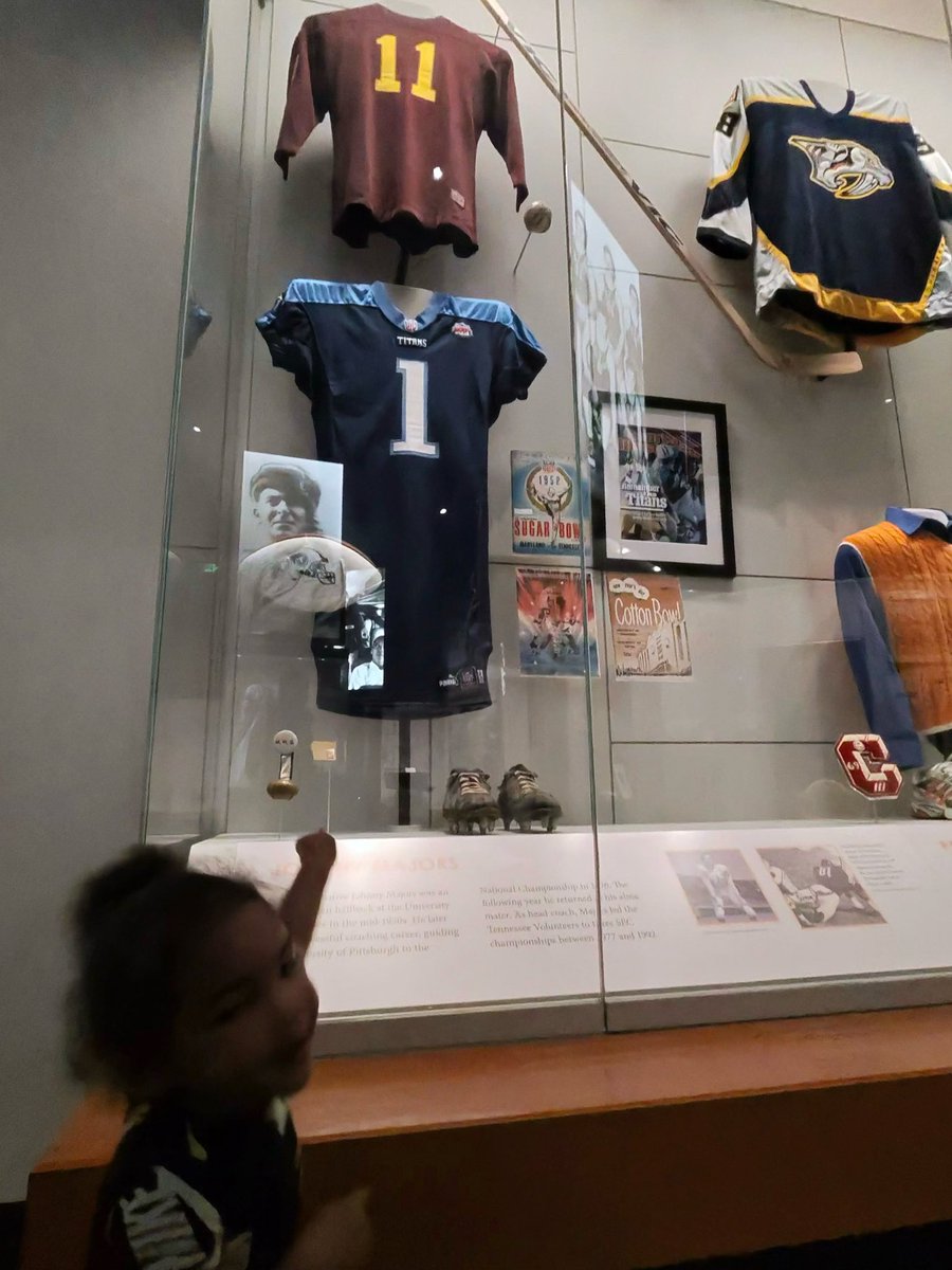 steveddalton's tweet photo. 👀 @Titans you see the protection 🤣 

Ask @TaylorLewan77 is she ready? https://t.co/VZQVh0O82d