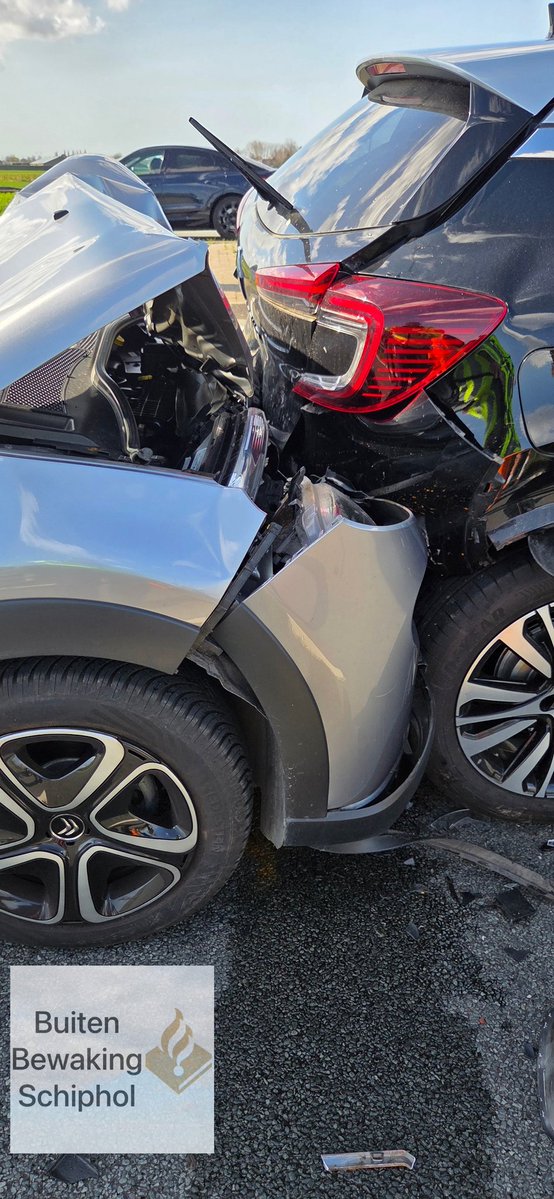 Politie Buitenbewaking Schiphol tweet media