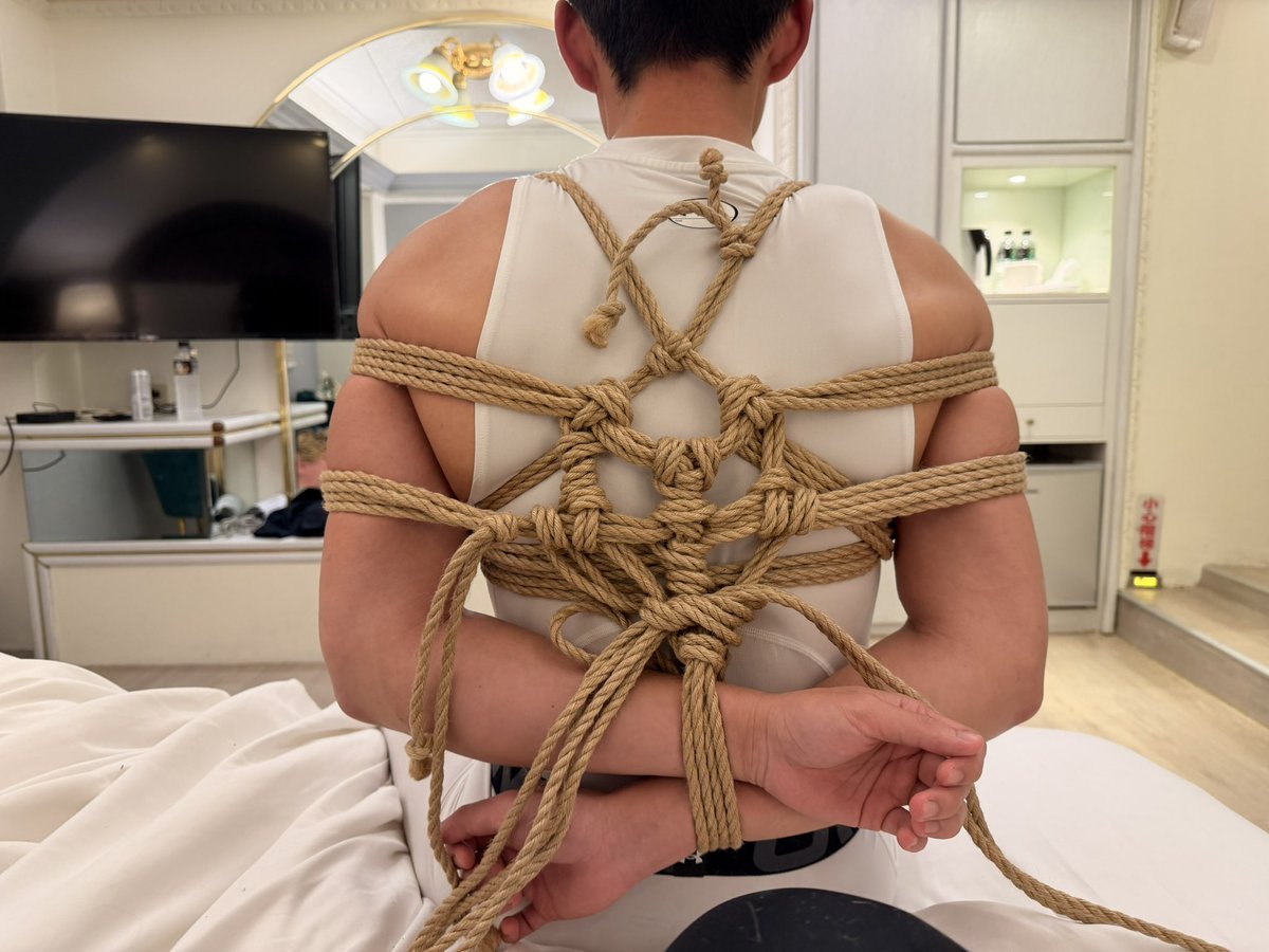 Sub 湯姆 tweet media