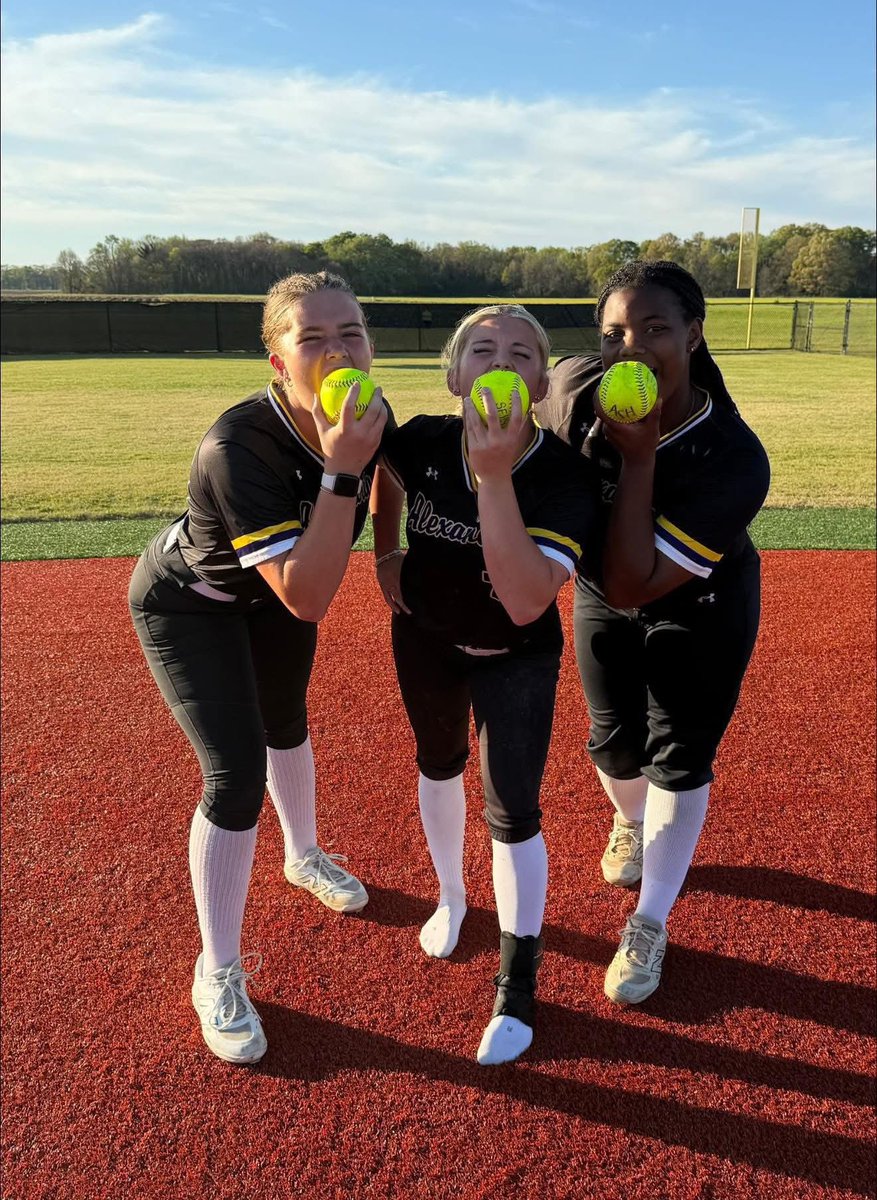 Ella Rose Melder LHP tweet media