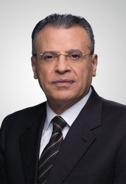 RicardoRKaram's tweet photo. رحل الأستاذ جمال الريان، لكن الأسئلة التي كان يطرحها لم ترحل. كان من الإعلاميين الذين فهموا أنّ دور الصحافة ليس ترديد الروايات، بل مواجهة السلطة بالسؤال.
كان يسأل ببساطة جارحة:
من يحاسب عندما يُقتل المدنيون؟
من يتحمّل مسؤولية الخراب الذي تعيشه شعوبنا؟
كيف يُبرَّر قتل الأبرياء باسم الأمن أو السياسة؟
هل تستمدّ السلطة شرعيتها من الشعب أم من القوة؟
ولماذا تُطلب من الناس التضحيات بينما لا يُحاسَب المسؤولون؟
هذه الأسئلة لم تكن مجرد أسئلة صحافية. كانت مرآة لضميرٍ عربي يبحث عن الحقيقة.
رحل الرجل، لكن المنطقة ما زالت تنتظر الأجوبة.
#جمال_ريان