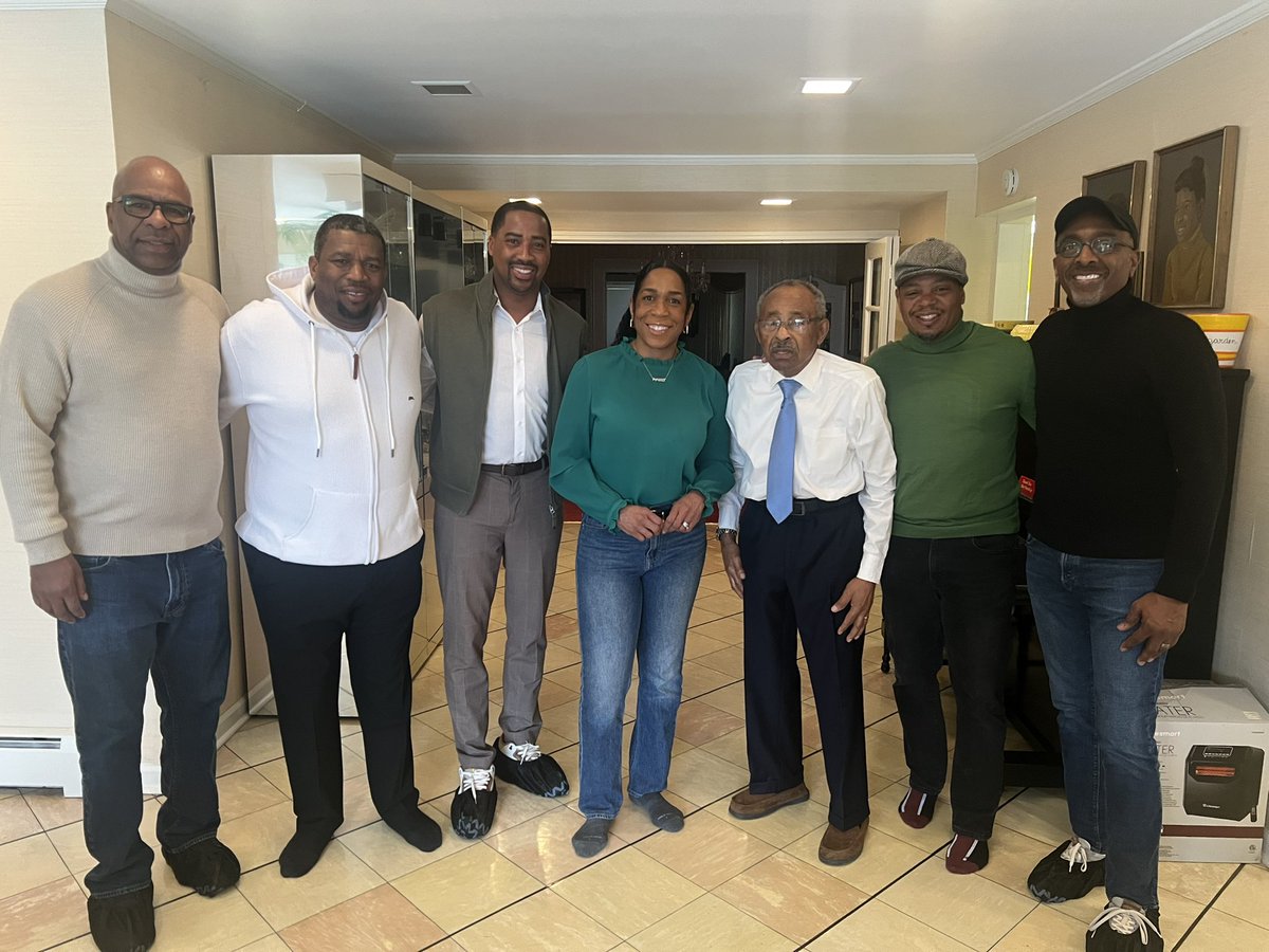 Juliana Stratton tweet media