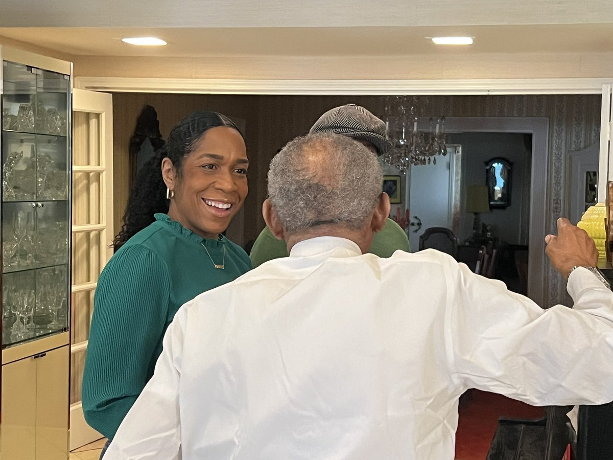 Juliana Stratton tweet media