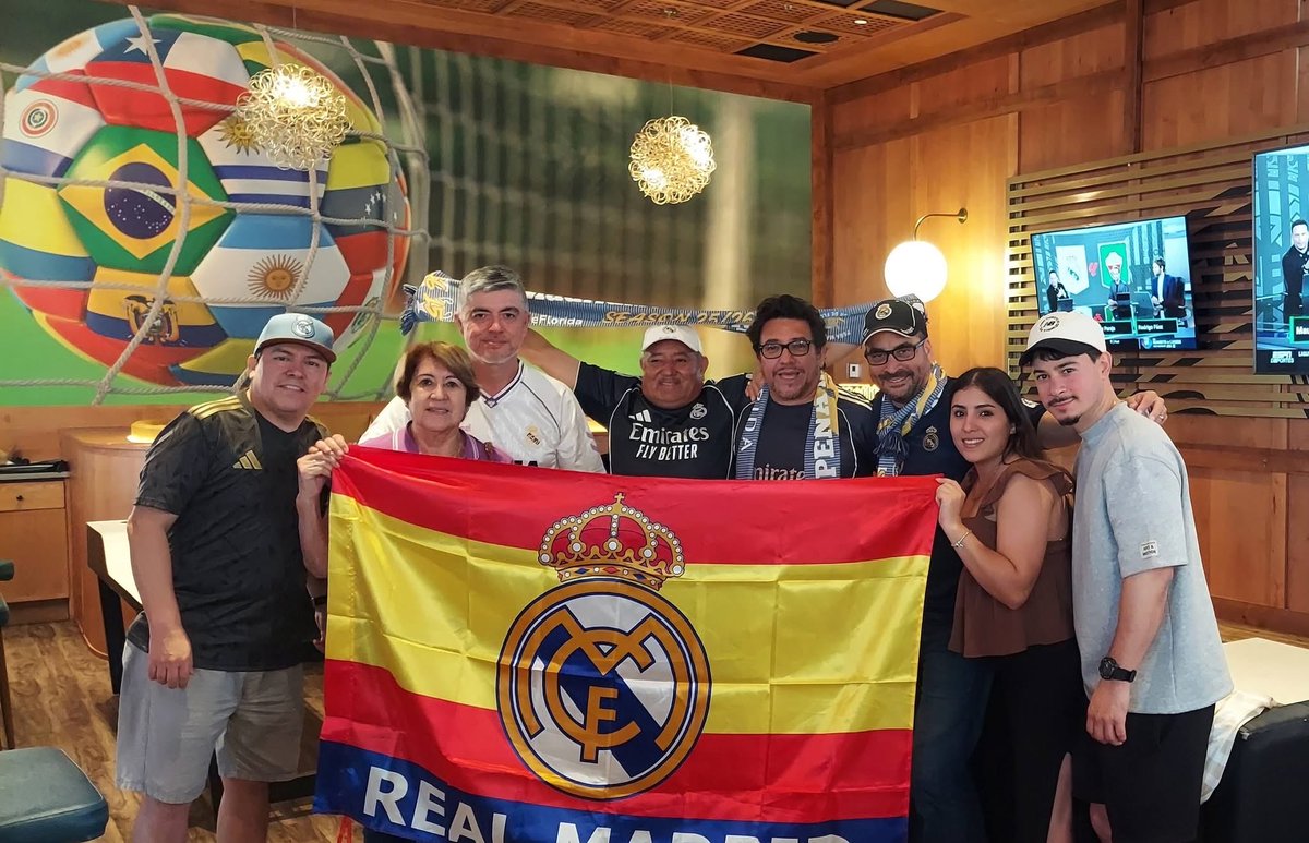 RMSurDeFlorida's tweet photo. Gracias amigos peñistas por decir presente y venir a alentar a nuestro @realmadrid en el día de ayer en un 4 a 1 contundente!! Toca seguir!! Hala Madrid 👏🏻👏🏼
#RMSurDeFlorida #RealMadrid #MadridistasMiami #RMFans #MadridismoUSA https://t.co/N3HbA2DAPW