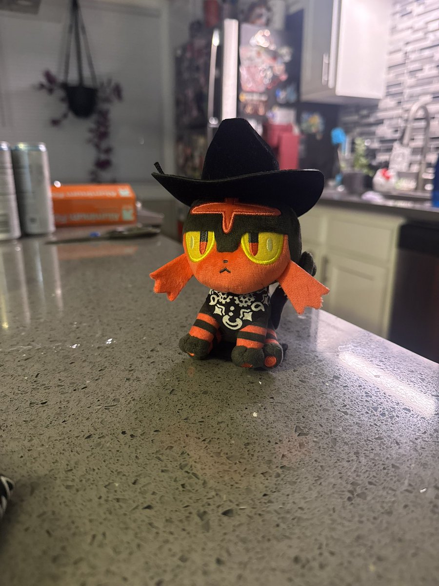 Alolan Professor Mike tweet media