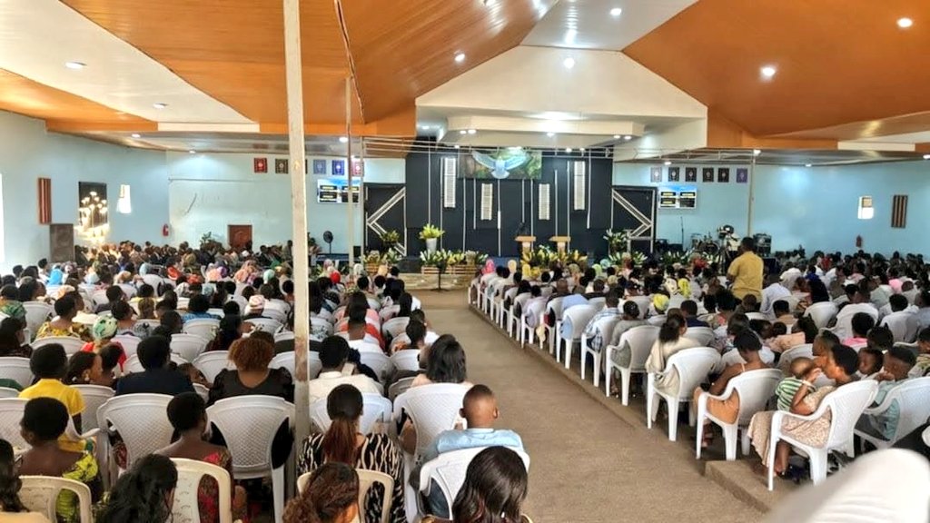 BugeseraDistr's tweet image. Kuri iki cyumweru, mu Mirenge itandukanye y’Akarere ka #Bugesera habereye ubukangurambaga mu nsengero, bugamije kwimakaza ihame ry'uburinganire #GAD, kurengera umwana no gushishikariza abaturage kubaka umuryango ushoboye kandi utekanye. 
Banibukijwe kandi gukomeza kwirinda ibiza.