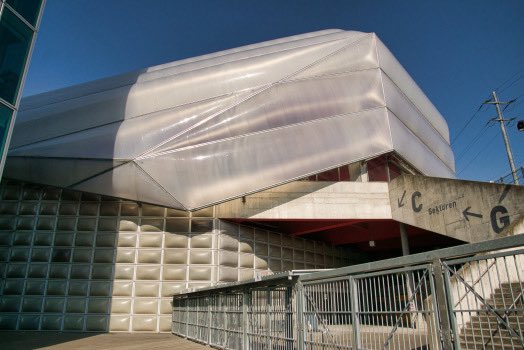 2001 Live tweet media