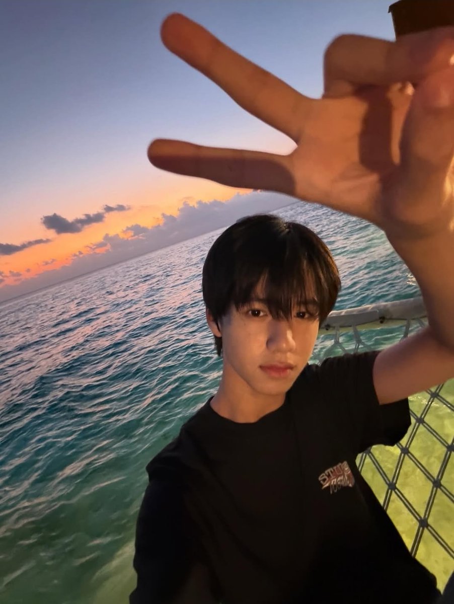 Nah, ini senja. Vio mana vio 😭 yg nemu si pipi kabarin yak wkwk