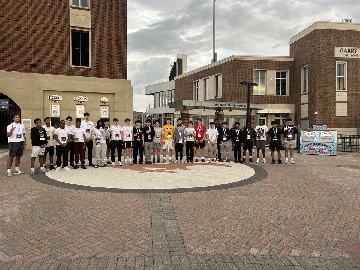 Xavier_Curran's tweet photo. Had a great time visiting @SMUFB with @ctp_football. It was great to learn about the school, program and culture. Special thanks to @cmsully22 for taking the time to answer my questions. Can’t wait to be back! https://t.co/dn1bs8ivND