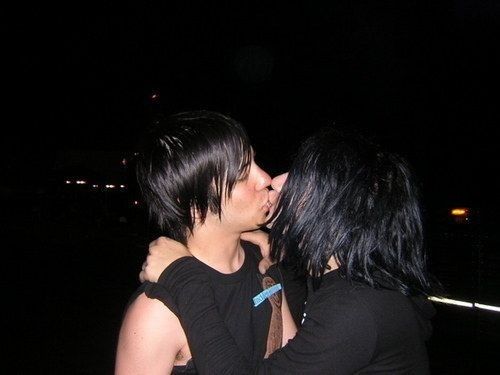 mychemskrillex's tweet photo. Como vas a ser homofobico y fan de skrillex https://t.co/YVDh9NrBMs