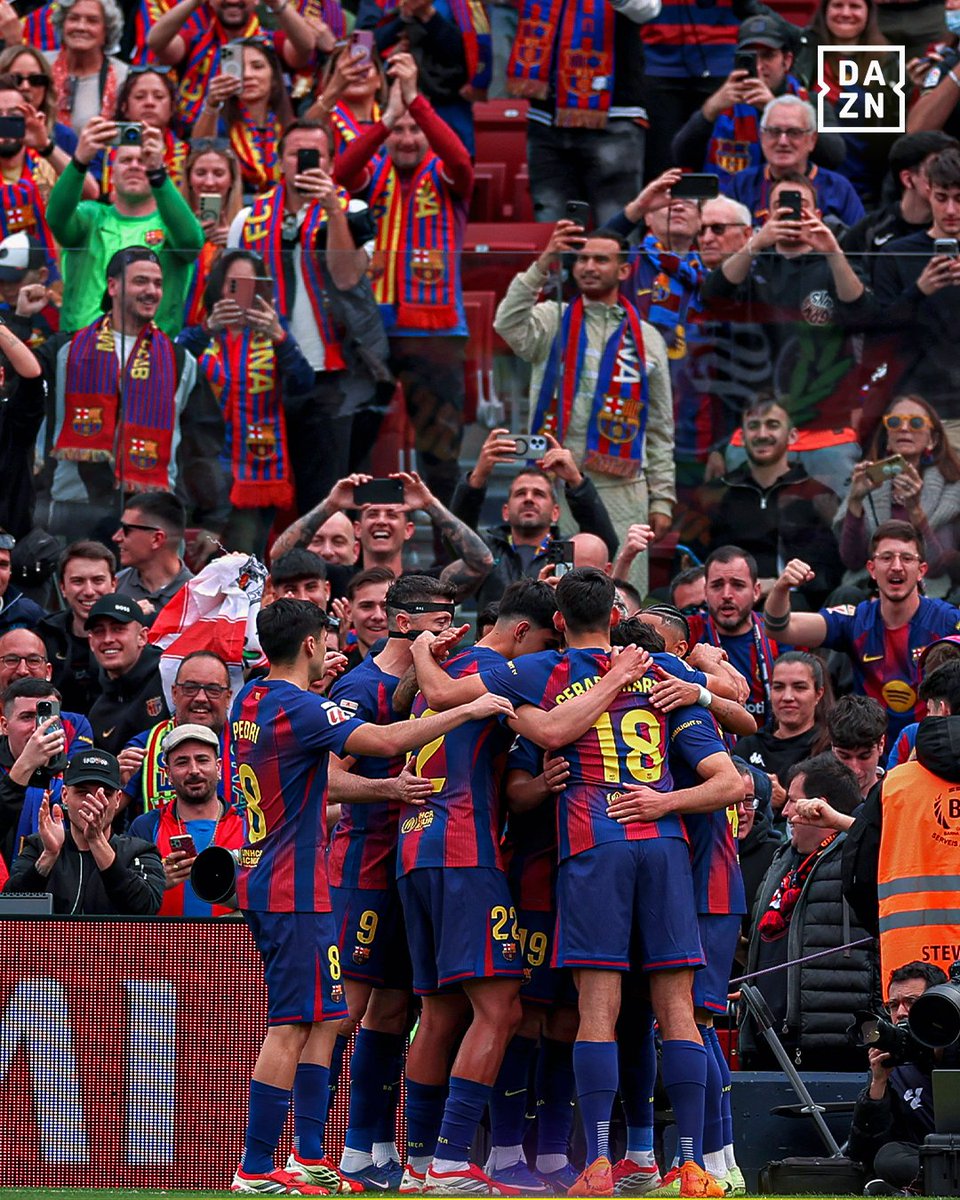 DAZNFootball's tweet image. 🎯 RAPHINHA x2

The captain makes no mistakes from the penalty spot, helping Barça to a healthy half-time lead over Sevilla.

#LaLiga